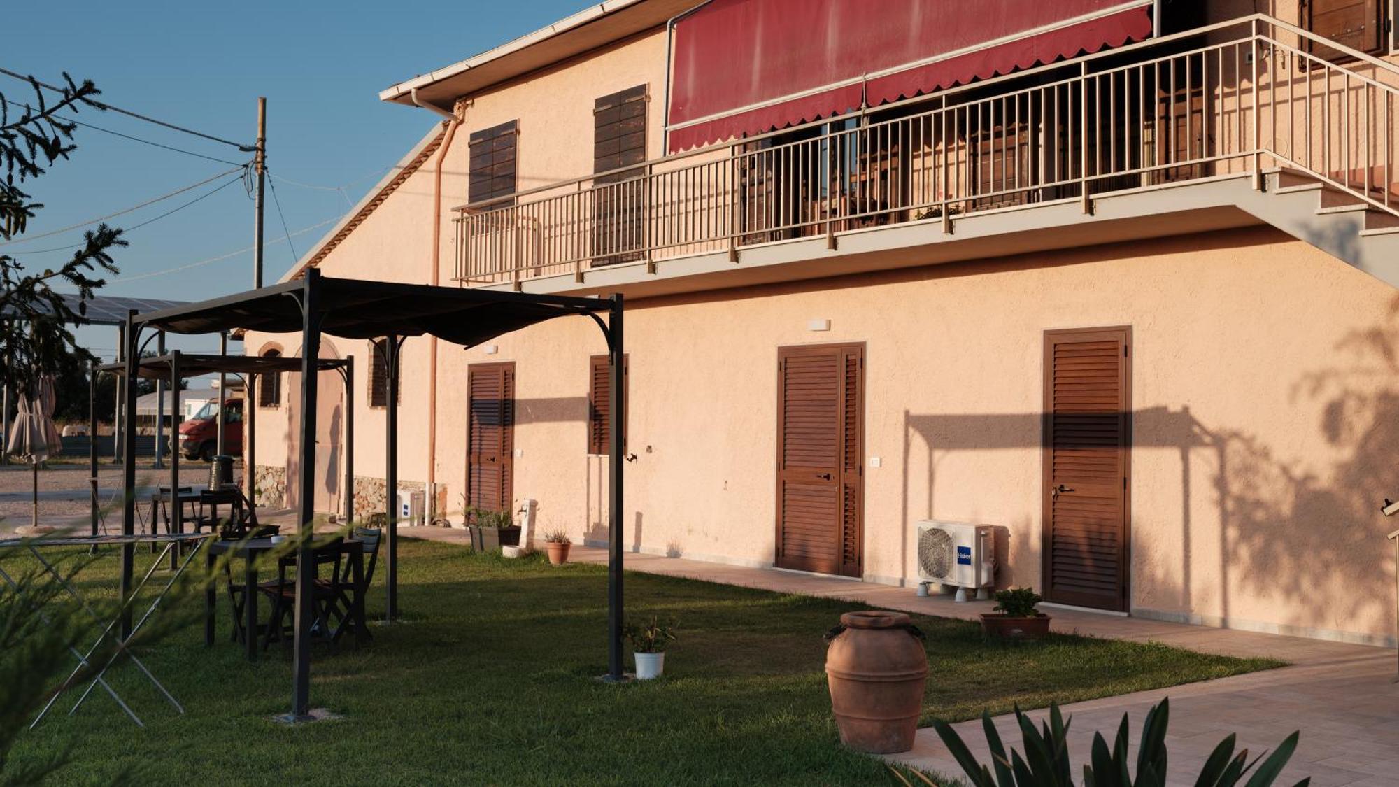 Agriturismo Da Michele E Carmela Di Voli Patrizia Donoratico Exterior foto